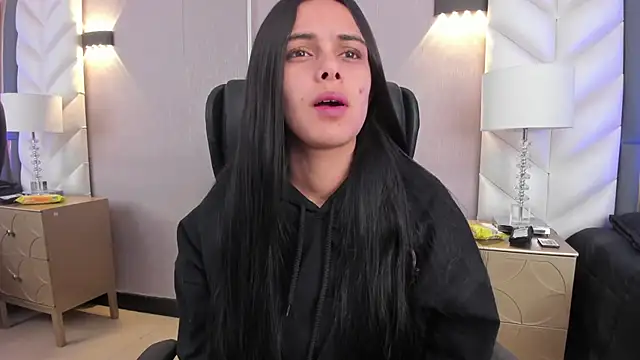 Snapshot of ChloeHarper_ chatting on December 15, 2025, 11:38 am ChloeHarper online show from December 15, 2025, 11:38 am