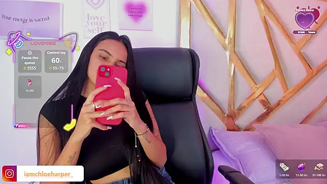 Snapshot of ChloeHarper_ chatting on November 21, 2025, 6:51 pm ChloeHarper online show from November 21, 2025, 6:51 pm