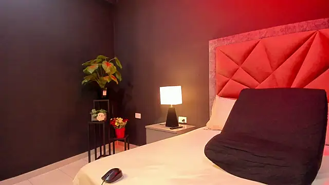 mia milff online show from February 27, 2026, 7:14 pm