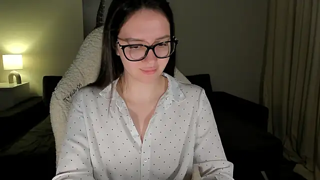 Sonia moon  online show from March 3, 2025, 2:11 am