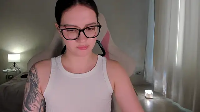 Sonia moon  online show from January 24, 2025, 5:31 am