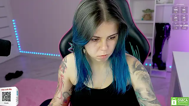 Latex Kitty online show from November 18, 2025, 11:02 am