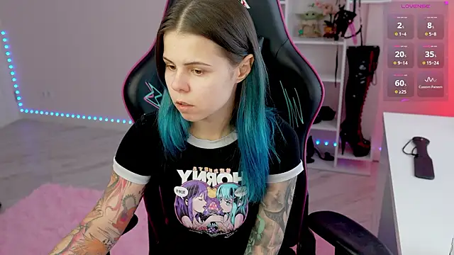 Latex Kitty online show from February 3, 2026, 12:43 pm