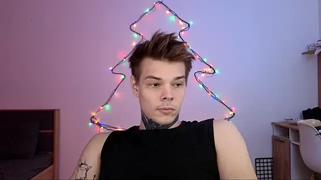 Snapshot of DENIS_HERE chatting on December 2, 2025, 10:28 am DENIS HERE online show from December 2, 2025, 10:28 am