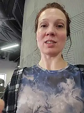 Snapshot of Exhibitionsplit chatting on May 30, 2026, 1:17 pm Exhibitionsplit online show from May 30, 2026, 1:17 pm