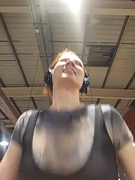 Snapshot of Exhibitionsplit chatting on March 8, 2025, 8:03 pm Exhibitionsplit online show from March 8, 2025, 8:03 pm