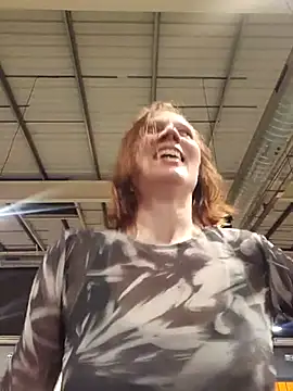 Snapshot of Exhibitionsplit chatting on March 14, 2025, 11:00 pm Exhibitionsplit online show from March 14, 2025, 11:00 pm