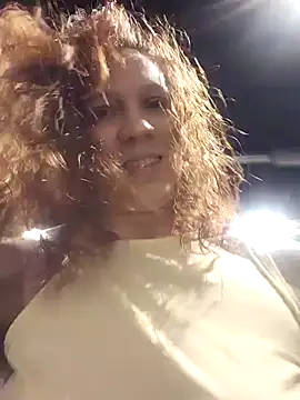 Snapshot of Exhibitionsplit chatting on February 17, 2026, 10:51 pm Exhibitionsplit online show from February 17, 2026, 10:51 pm