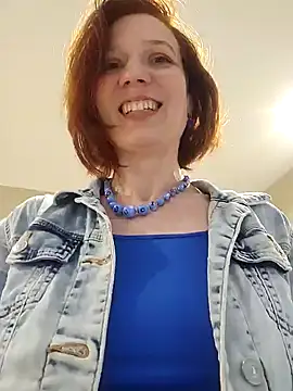 Snapshot of Exhibitionsplit chatting on February 25, 2025, 5:08 pm Exhibitionsplit online show from February 25, 2025, 5:08 pm