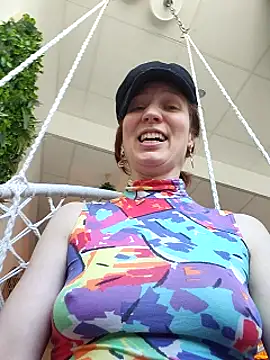 Snapshot of Exhibitionsplit chatting on March 14, 2025, 3:03 pm Exhibitionsplit online show from March 14, 2025, 3:03 pm