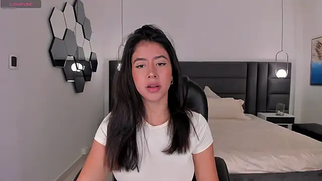 Snapshot of SussanElliot chatting on October 23, 2025, 10:03 am SussanElliot online show from October 23, 2025, 10:03 am