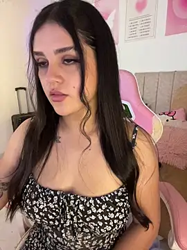 violet-333 online show from April 21, 2026, 3:51 pm