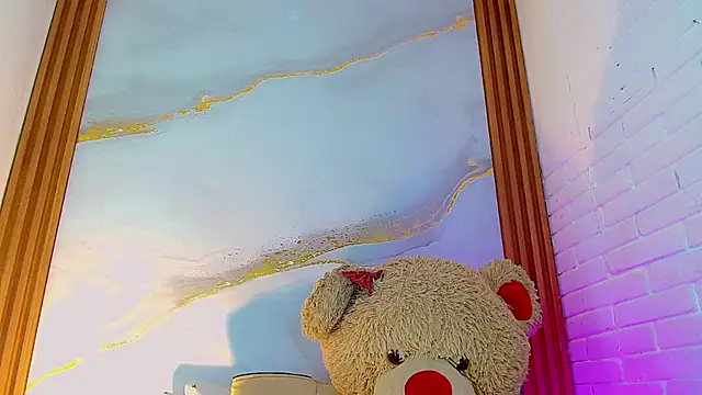 CoralineSweett online show from December 5, 2025, 9:23 pm