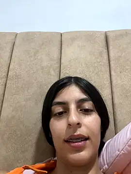 Snapshot of cristel_17 chatting on October 31, 2025, 1:35 am cristel 17 online show from October 31, 2025, 1:35 am