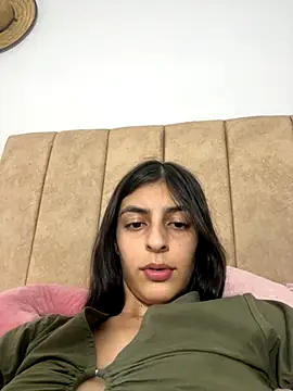 Snapshot of cristel_17 chatting on November 7, 2025, 10:35 pm cristel 17 online show from November 7, 2025, 10:35 pm