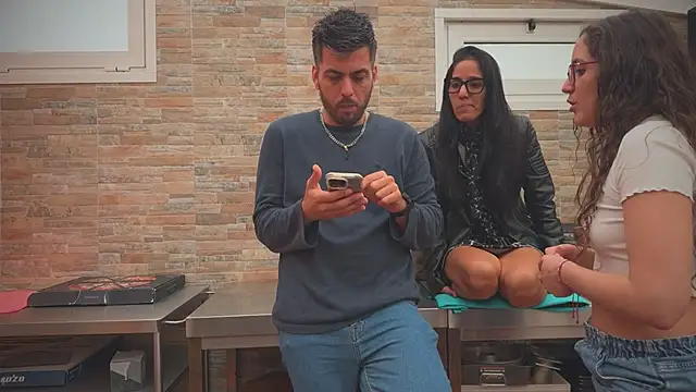 Snapshot of barfantasy chatting on October 24, 2025, 8:57 am barfantasy online show from October 24, 2025, 8:57 am