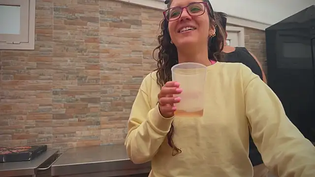 Snapshot of barfantasy chatting on October 15, 2025, 8:44 am barfantasy online show from October 15, 2025, 8:44 am