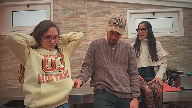 Snapshot of barfantasy chatting on November 4, 2025, 9:46 am barfantasy online show from November 4, 2025, 9:46 am