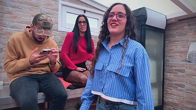 Snapshot of barfantasy chatting on December 2, 2025, 10:28 am barfantasy online show from December 2, 2025, 10:28 am