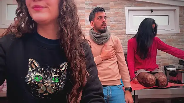 Snapshot of barfantasy chatting on November 29, 2025, 11:43 am barfantasy online show from November 29, 2025, 11:43 am