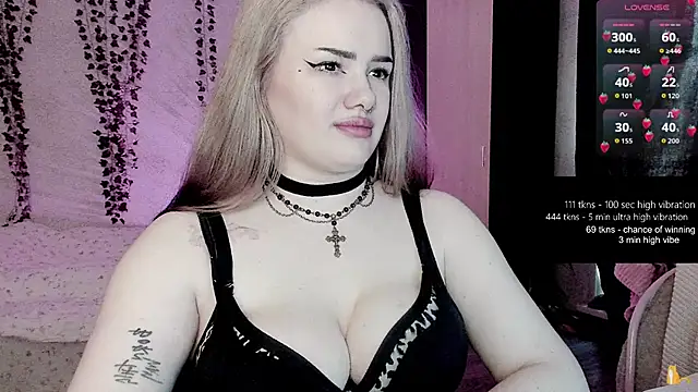 Snapshot of strawberry_elfcat chatting on April 30, 2026, 3:02 am strawberry elfcat online show from April 30, 2026, 3:02 am