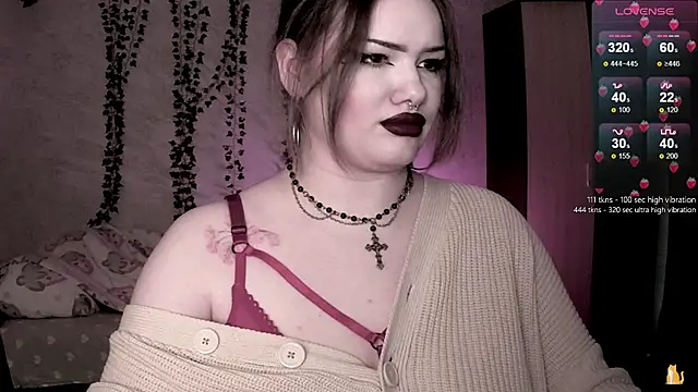 Snapshot of strawberry_elfcat chatting on October 14, 2025, 6:03 am strawberry elfcat online show from October 14, 2025, 6:03 am