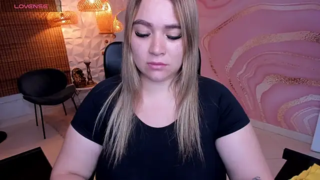 Snapshot of meliboobs_ chatting on October 10, 2025, 11:16 pm meliboobs online show from October 10, 2025, 11:16 pm