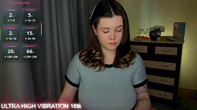 Snapshot of cutie_mili chatting on August 4, 2026, 11:04 am cutie mili online show from August 4, 2026, 11:04 am