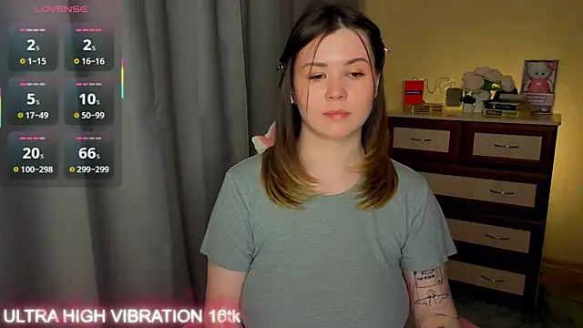 Snapshot of cutie_mili chatting on April 25, 2026, 1:41 pm cutie mili online show from April 25, 2026, 1:41 pm