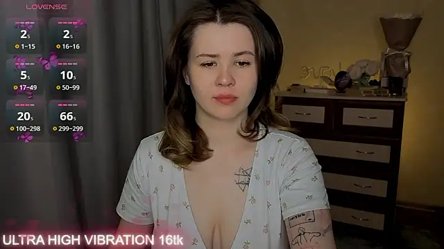 cutie mili online show from March 12, 2026, 11:58 am