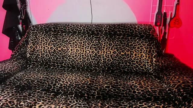 irregular fetish  online show from May 2, 2026, 11:10 pm