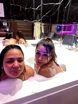 Snapshot of LISA_BULLOCK_ chatting on November 28, 2025, 8:58 am LISA BULLOCK online show from November 28, 2025, 8:58 am