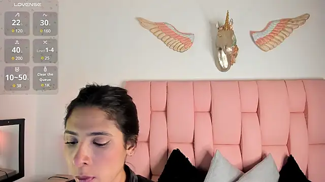 VeronikaOlsen online show from March 1, 2025, 11:04 pm