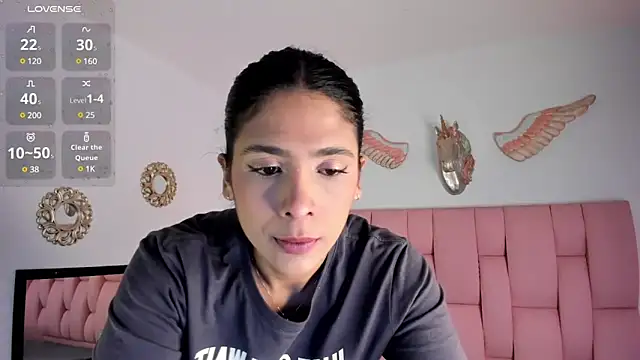 VeronikaOlsen online show from March 3, 2025, 12:50 pm