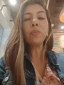 scarlett moore online show from June 14, 2026, 3:46 pm