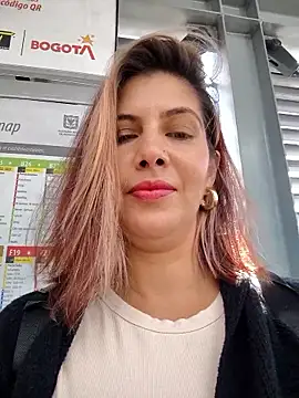 scarlett moore online show from October 24, 2025, 2:49 pm