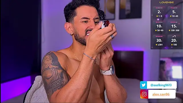 Snapshot of AxelKing1326 chatting on November 26, 2025, 10:21 pm AxelKing1326 online show from November 26, 2025, 10:21 pm