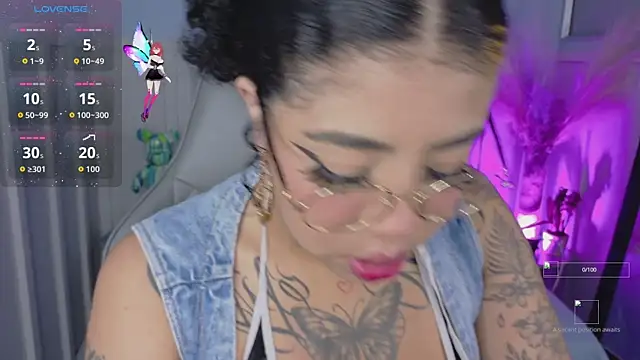 Snapshot of foxxy-lov3 chatting on October 11, 2025, 12:39 pm foxxy-lov3 online show from October 11, 2025, 12:39 pm