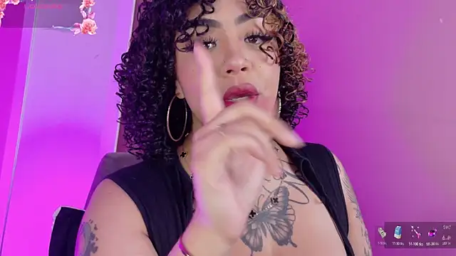 Snapshot of foxxy-lov3 chatting on April 20, 2026, 2:18 pm foxxy-lov3 online show from April 20, 2026, 2:18 pm