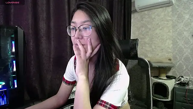 Snapshot of Brightssmiles chatting on February 26, 2025, 6:30 am Brightssmiles online show from February 26, 2025, 6:30 am