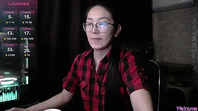 Snapshot of Brightssmiles chatting on October 20, 2025, 6:26 am Brightssmiles online show from October 20, 2025, 6:26 am