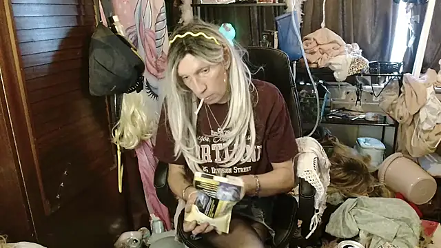 Ombeline1 online show from December 4, 2025, 12:26 pm