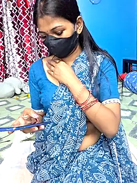 Snapshot of Triha_18 chatting on April 28, 2026, 12:31 pm Triha 18 online show from April 28, 2026, 12:31 pm