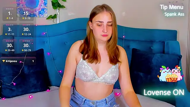 Snapshot of MilliStrii chatting on October 13, 2025, 1:29 am MilliStrii online show from October 13, 2025, 1:29 am