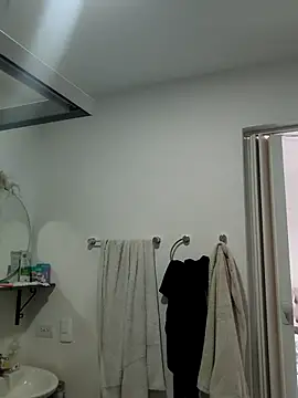 Snapshot of Lia_Hurley chatting on December 5, 2025, 4:05 pm Lia Hurley online show from December 5, 2025, 4:05 pm