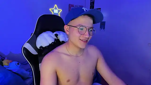 AustinSummerr online show from January 31, 2025, 1:02 pm