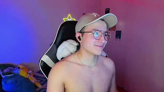 AustinSummerr online show from January 28, 2025, 1:38 pm