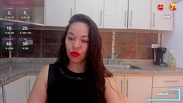 Snapshot of Lizeth_Bels chatting on July 21, 2026, 8:21 pm Lizeth Bels online show from July 21, 2026, 8:21 pm