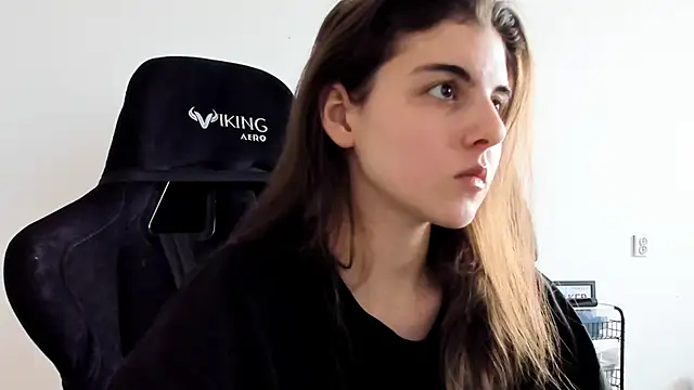 emmamurrr online show from February 12, 2026, 10:48 am