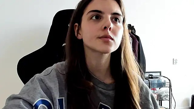 emmamurrr online show from March 26, 2026, 10:24 am